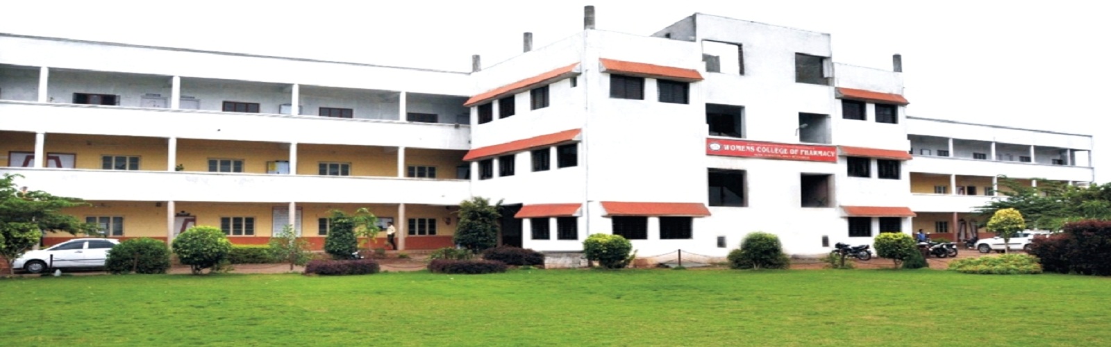 Womens College of Pharmacy, Peth Vadgaon
